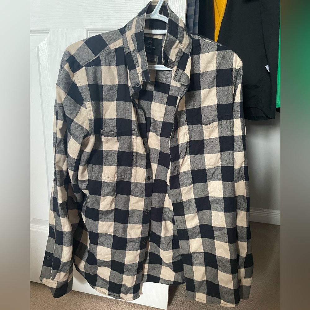 Checkered flannel Men’s medium